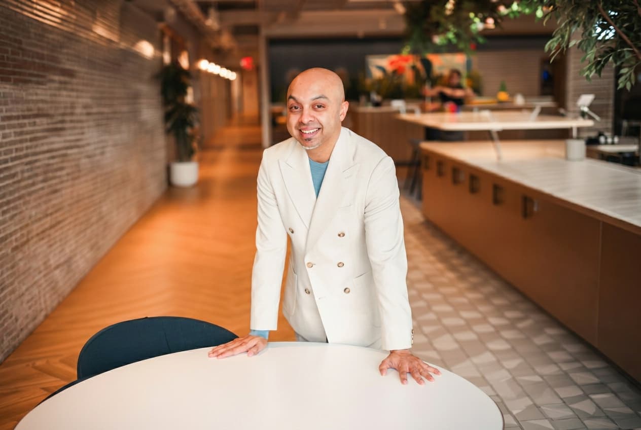 International buyers drive Manhattan luxury market as domestic demand wavers